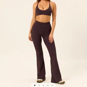 CSB form invisible scrunch flare leggings